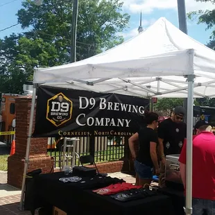 It&apos;s not a food truck competition without beer
