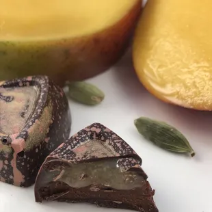 Mango Elaichi (Mango Cardamom)