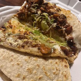 Quesadilla de Maiz. HUGE