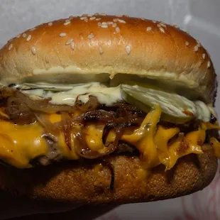 Juicy Lucy Burger!!(keepsmilingphoto.com)