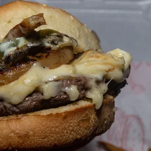 La Pina Burger!! (keepsmilingphoto.com)