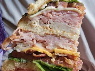 Derl'z Restaurant & Pub