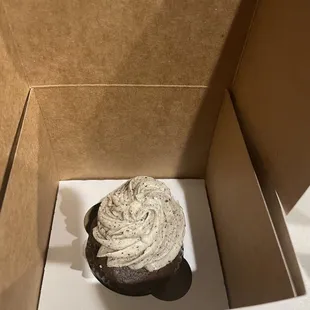 Cookies &amp; Cream Cupcake