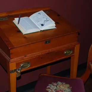 Enter Poe's study to search for clues he left behind!