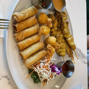 Sampler platter of appetizers