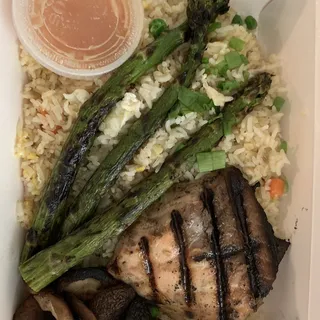 Kao Pad Kratium Salmon Lunch Special