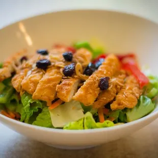 Tierra&apos;s Salad (Crispy Chicken Salad)