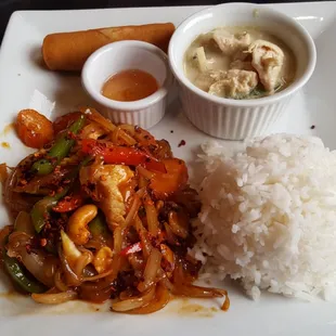 Thursday lunch special with Cashew Chicken spicy level 3