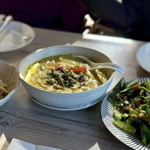 Papaya Salad, Green Curry, Wonton Soup