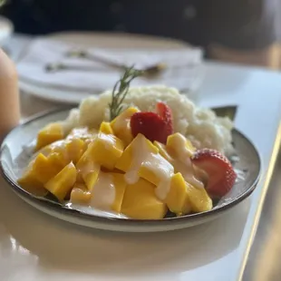 Mango sticky rice