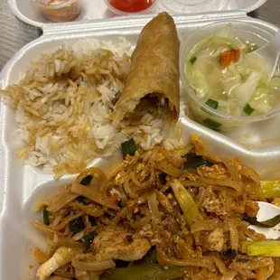 Chicken pad Thai lunch special