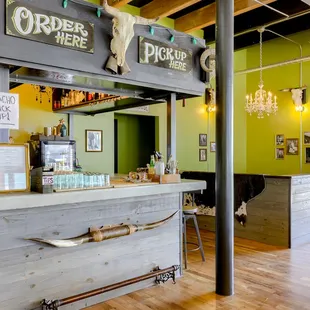 Chartreuse Saloon
