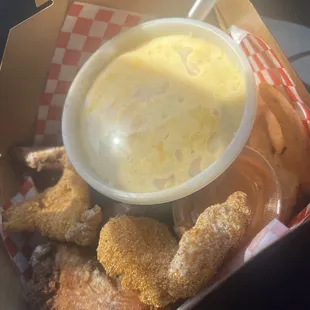 Mac and cheese is so good not dry