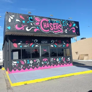 the exterior of chasers juice bar
