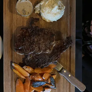 Steak was seasoned nicely. Unfortunately slightly over cooked, we ordered med-rare. The portion of the mash potato seemed a bit small.