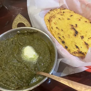 Saag Makki di roti