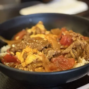 Tomato beef on rice