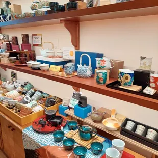 Matching tea pot and cups set