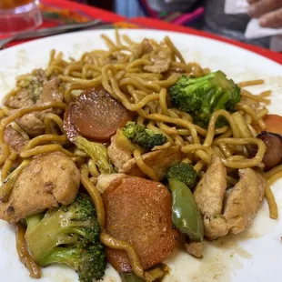 Pollo LoMein.