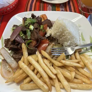 Lomo saltado