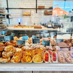 Yummy pastries galore! | www.moniquedao.com