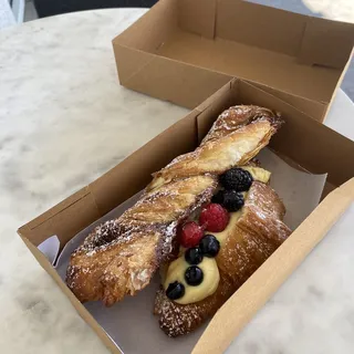 Cinnamon Twist Roll