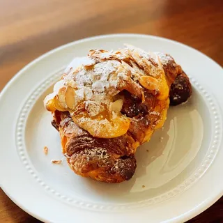 Almond Custard Chocolate