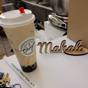 Cute Boba Tea Drink Kiosk @Chaya Hi right in the middle of Kahala Mall, right outside of the Island Sole Store,U can't miss this Boba Place.