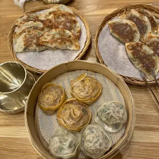Kimchi Mandu
