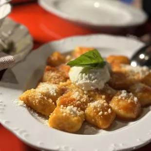 GNOCCHI (DOMODORO, RICOTTA, PARMIGIANO REGGIANO)