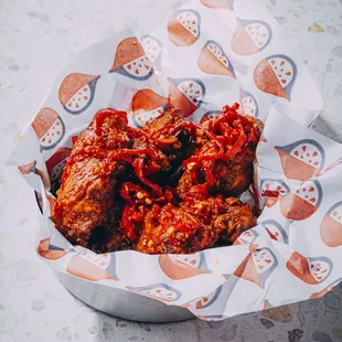food, chicken wings and fried chicken, bbq wings, poultry, fried chicken wings, chicken, fried chicken, bbq chicken, chicken wings