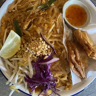 Chicken Pad thai (lunch special)