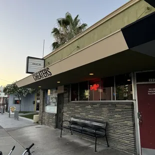 Cheaters Sports Bar