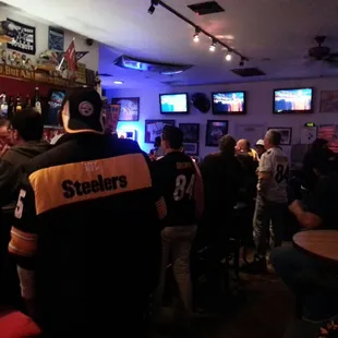 Steelers fans joined together at Cheaters in downtown Sac!