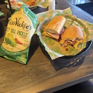 8 inch Mid West on white, no veggies