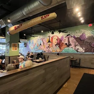 Sitting area &amp; bar