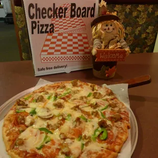 Our 6 Topping deluxe available in all sizes!