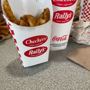 chicken wings and fried chicken, poultry, food, bbq wings, fried chicken, chicken wings, fried chicken wings, bbq chicken, chicken