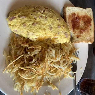 Hot ham n cheese omelette. Toast was hot n buttered. One word can describe it. YUM. Go there and get some good food.