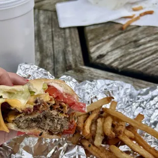 Bacon Cheeseburger, Rootbeer shake