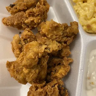 food, chicken wings and fried chicken