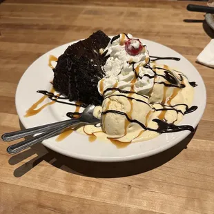 Hot Fudge Cake Sundae