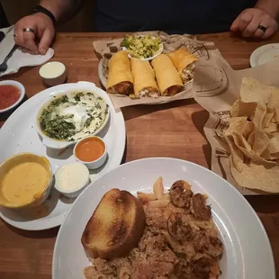 New Orleans Pasta, Buffalo Chicken Wrap, Trios appetizer