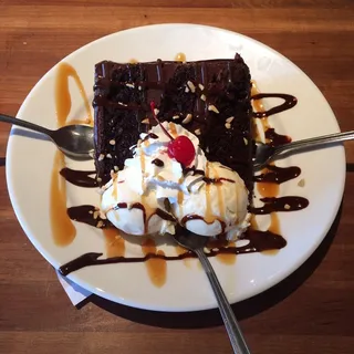 Hot Fudge Cake Sundae