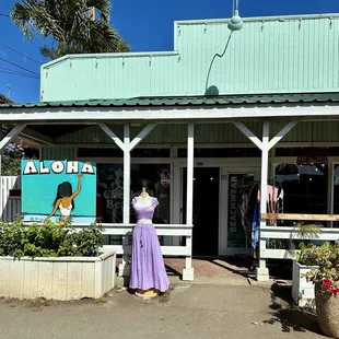 Store front with cute aloha photo opportunity!