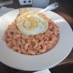 Spicy Mac + Eggs