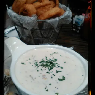 Ma Clavin's Boston Clam Chowder