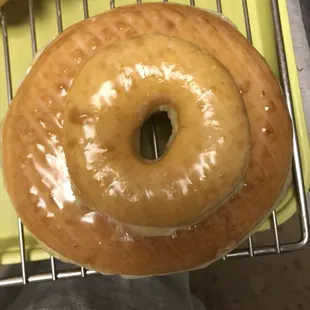 The Big O w/ regular size donut