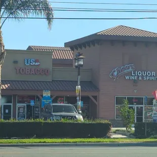 the outside of a liquor and spirits store