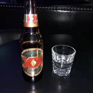 Here to see Holligans Holiday's tribute to Motley Crue.